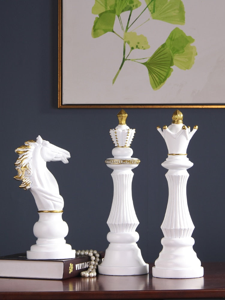Resin Crafts Ornaments International Chess King Horse Head Gold Three-piece Suit Art Deco Ornaments Decoration Accessories